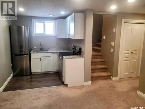 8718 Hincks Lane, Regina, SK - Indoor Photo Showing Kitchen