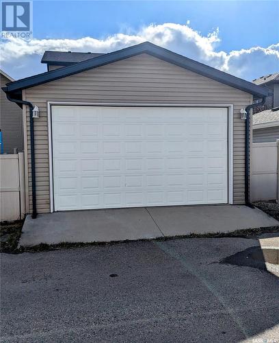 8718 Hincks Lane, Regina, SK - Outdoor With Exterior