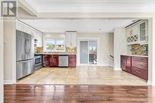 301 Christina Avenue, Hamilton, ON - Indoor Photo Showing Kitchen