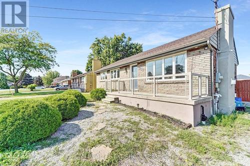 301 Christina Avenue, Hamilton, ON - Outdoor