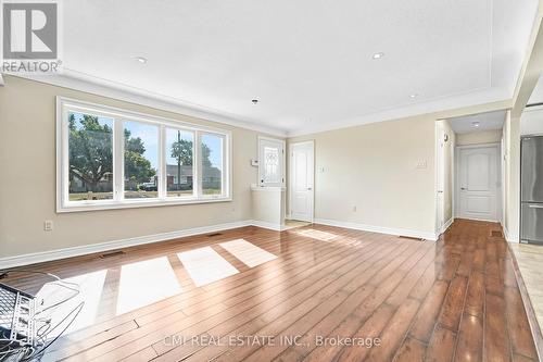 301 Christina Avenue, Hamilton, ON - Indoor Photo Showing Other Room