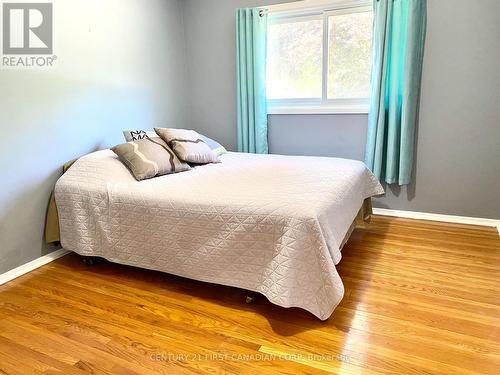 1081 Senate Court, Sarnia, ON - Indoor Photo Showing Bedroom