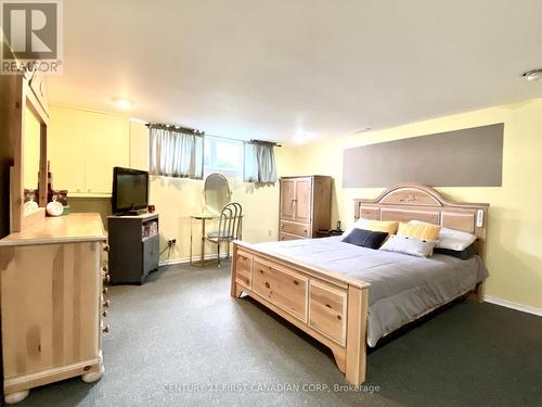 1081 Senate Court, Sarnia, ON - Indoor Photo Showing Bedroom