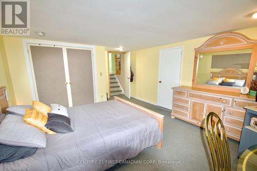 1081 Senate Court, Sarnia, ON - Indoor Photo Showing Bedroom