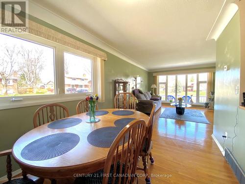 1081 Senate Court, Sarnia, ON - Indoor Photo Showing Dining Room