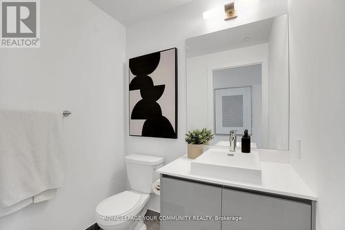 126 - 251 Manitoba Street, Toronto, ON - Indoor Photo Showing Bathroom