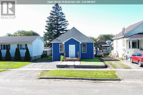 209 Spadina Ave, Sault Ste. Marie, ON - Outdoor With Facade