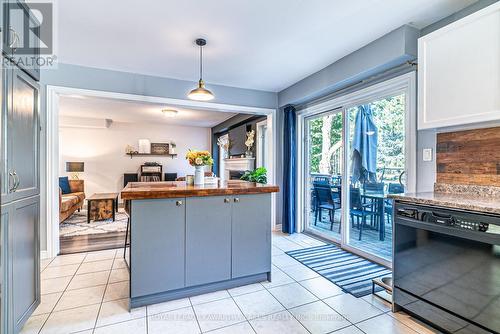 8 Fallingbrook Crescent, Kawartha Lakes (Lindsay), ON - Indoor Photo Showing Kitchen