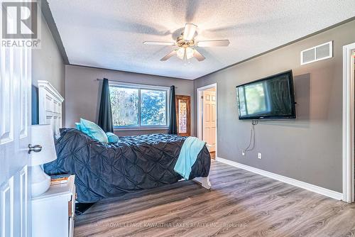 8 Fallingbrook Crescent, Kawartha Lakes (Lindsay), ON - Indoor Photo Showing Bedroom