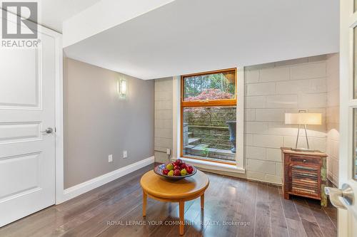 21 Yewfield Crescent, Toronto, ON - Indoor