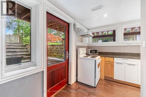 21 Yewfield Crescent, Toronto, ON - Indoor Photo Showing Kitchen