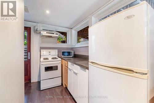 21 Yewfield Crescent, Toronto, ON - Indoor Photo Showing Kitchen