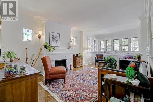 658 Oriole Parkway, Toronto, ON - Indoor Photo Showing Living Room