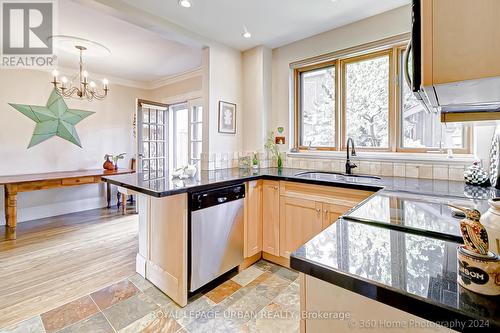 658 Oriole Parkway, Toronto, ON - Indoor Photo Showing Kitchen