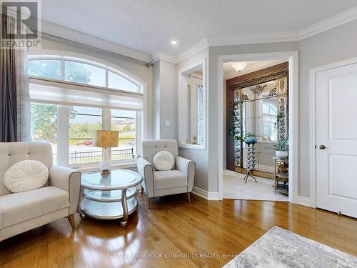 141 - 1331 Major Mackenzie Drive W, Vaughan, ON - Indoor Photo Showing Living Room