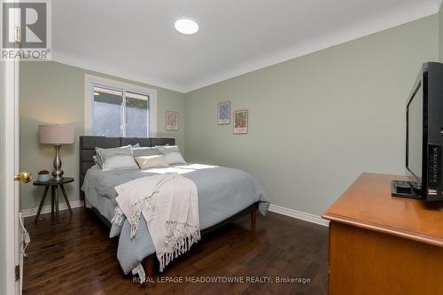 138 Elizabeth Drive, Halton Hills, ON - Indoor Photo Showing Bedroom