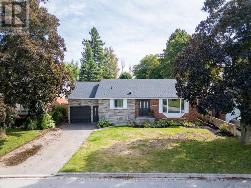 138 Elizabeth Drive, Halton Hills, ON - Outdoor With Facade