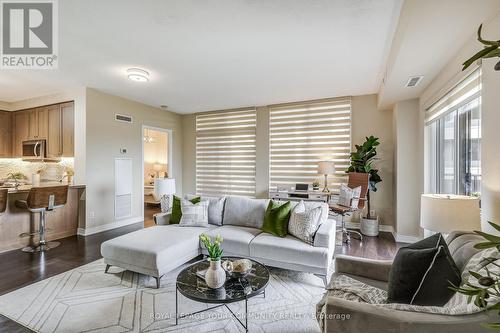 505 - 9245 Jane Street, Vaughan, ON - Indoor Photo Showing Living Room