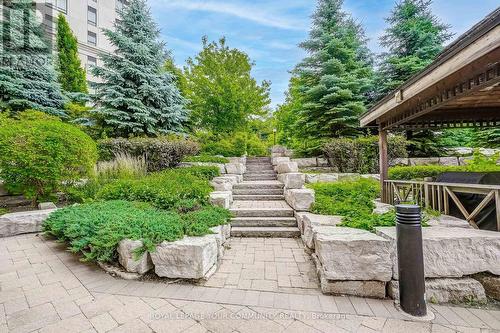 505 - 9245 Jane Street, Vaughan, ON - Outdoor