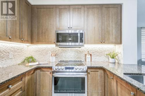 505 - 9245 Jane Street, Vaughan, ON - Indoor Photo Showing Kitchen With Upgraded Kitchen