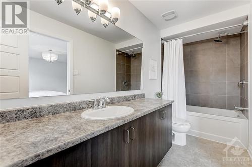 440 White Arctic Avenue, Ottawa, ON - Indoor Photo Showing Bathroom