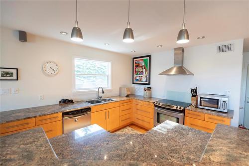 22 Thorvaldson Drive, Arnes, MB - Indoor Photo Showing Kitchen With Double Sink