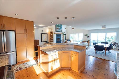 22 Thorvaldson Drive, Arnes, MB - Indoor Photo Showing Kitchen