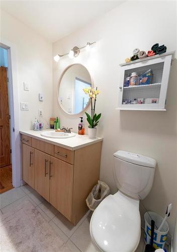 22 Thorvaldson Drive, Arnes, MB - Indoor Photo Showing Bathroom