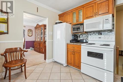 949 Dunsmure Road, Hamilton, ON - Indoor Photo Showing Kitchen