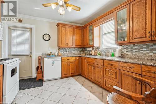 949 Dunsmure Road, Hamilton, ON - Indoor Photo Showing Kitchen