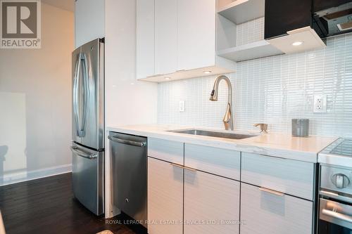 1509 - 33 Shore Breeze Drive, Toronto, ON - Indoor Photo Showing Kitchen With Stainless Steel Kitchen With Upgraded Kitchen