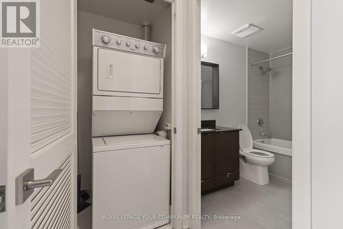 1606 - 4633 Glen Erin Drive, Mississauga, ON - Indoor Photo Showing Laundry Room