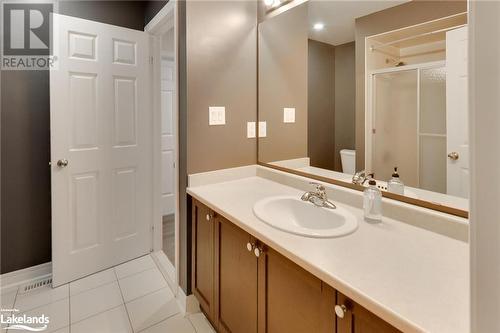 82 Pearcey Crescent, Barrie, ON - Indoor Photo Showing Bathroom