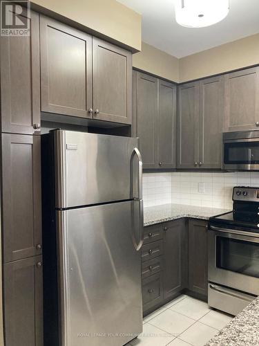 201 - 9255 Jane Street, Vaughan, ON - Indoor Photo Showing Kitchen