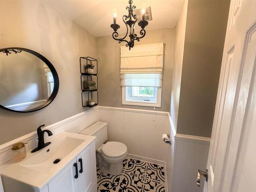 214 Centennial Drive, Longlac, ON - Indoor Photo Showing Bathroom