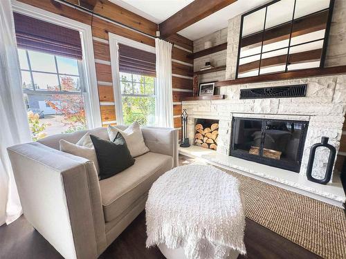 214 Centennial Drive, Longlac, ON - Indoor Photo Showing Living Room With Fireplace