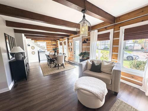 214 Centennial Drive, Longlac, ON - Indoor Photo Showing Living Room