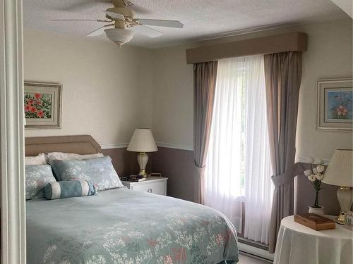 202 Jackson Avenue Se, Geraldton, ON - Indoor Photo Showing Bedroom