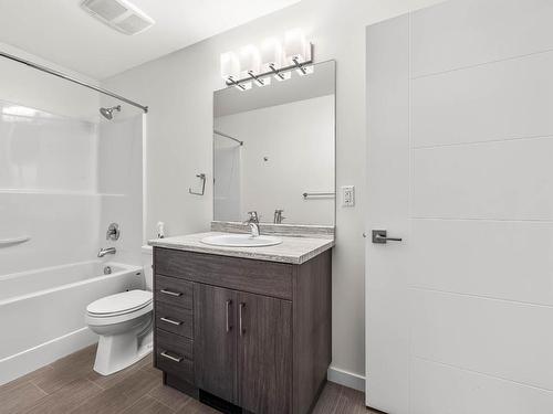 103-1850 Hugh Allan Drive, Kamloops, BC - Indoor Photo Showing Bathroom