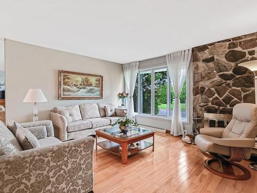 Salon - 336 Rue De La Neuve-France, Saint-Jean-Sur-Richelieu, QC - Indoor Photo Showing Living Room