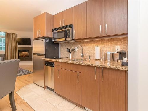 A216(Sept)-810 Humboldt St, Victoria, BC - Indoor Photo Showing Kitchen