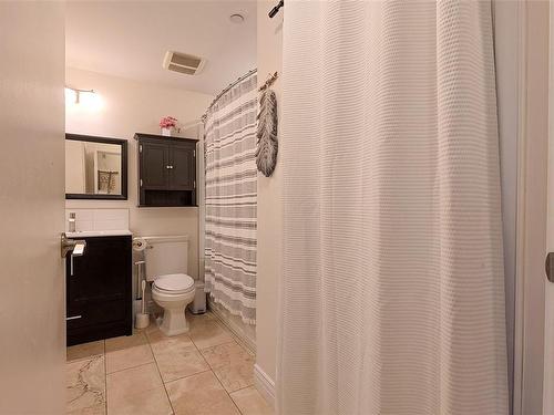 213-1325 Bear Mountain Pkwy, Langford, BC - Indoor Photo Showing Bathroom