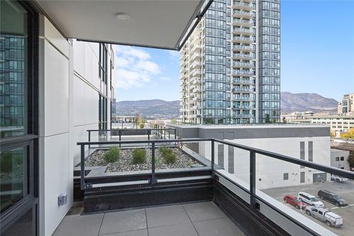 609-1488 Bertram Street, Kelowna, BC - Outdoor