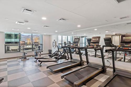 609-1488 Bertram Street, Kelowna, BC - Indoor Photo Showing Gym Room