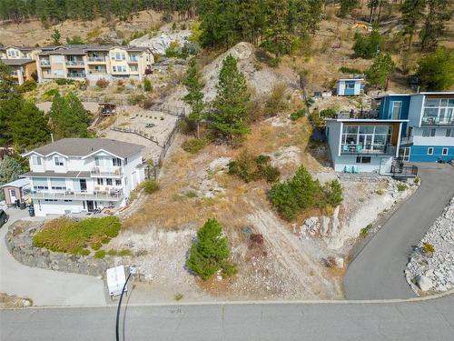 5166 Macneill Court, Peachland, BC - Outdoor