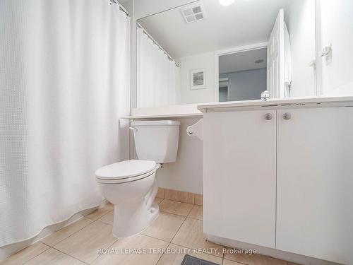 221-230 Queens Quay W, Toronto, ON - Indoor Photo Showing Bathroom