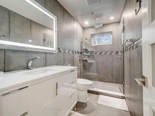 26 Vanderbrent Cres, Toronto, ON - Indoor Photo Showing Bathroom