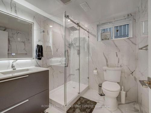 26 Vanderbrent Cres, Toronto, ON - Indoor Photo Showing Bathroom