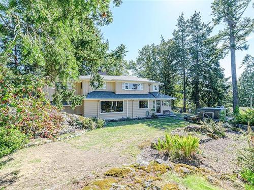 2817 Murray Dr, Saanich, BC 