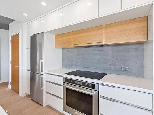 1012-989 Johnson St, Victoria, BC - Indoor Photo Showing Kitchen With Stainless Steel Kitchen